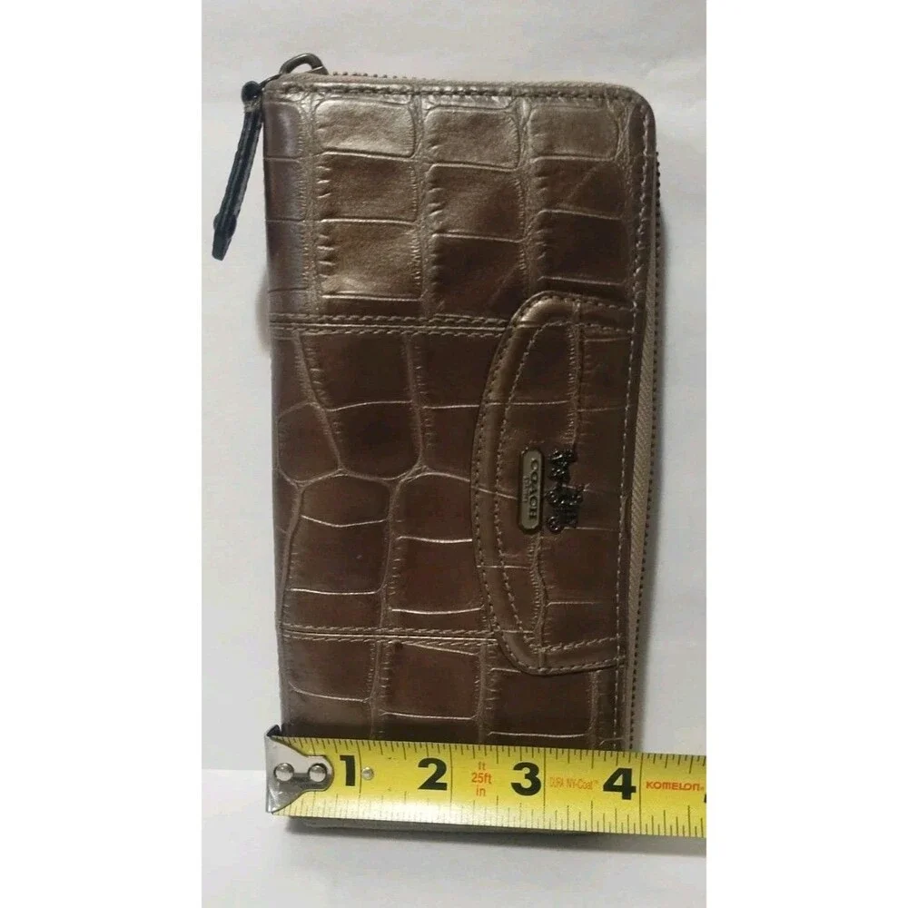 COACH Accordion Madison Authentic Wallet Zipper Closure Brown